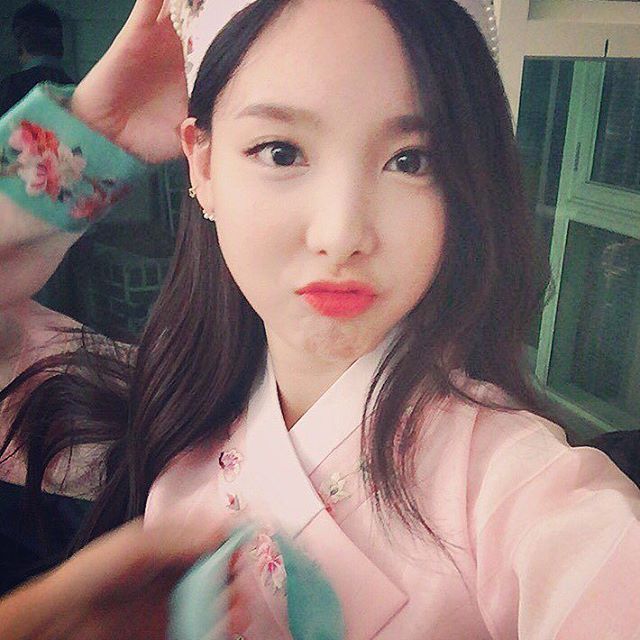 [트와이스] 서열9위 토끼언니 맏내 나연 짤들.jpg | 인스티즈