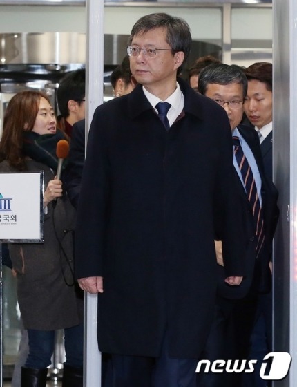 오늘자 국회에 도착한 우병우 | 인스티즈
