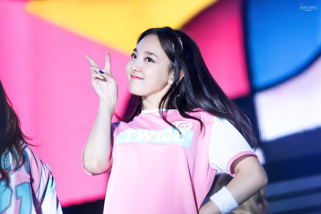 상큼함이 터지는 토끼 나연이 | 인스티즈