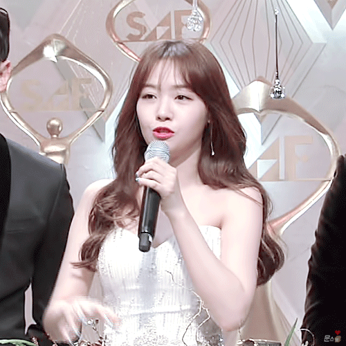 SBS연기대상 민아 혜리 직찍.jpgif | 인스티즈