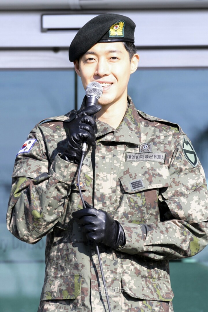 오늘자 김현중 전역 | 인스티즈