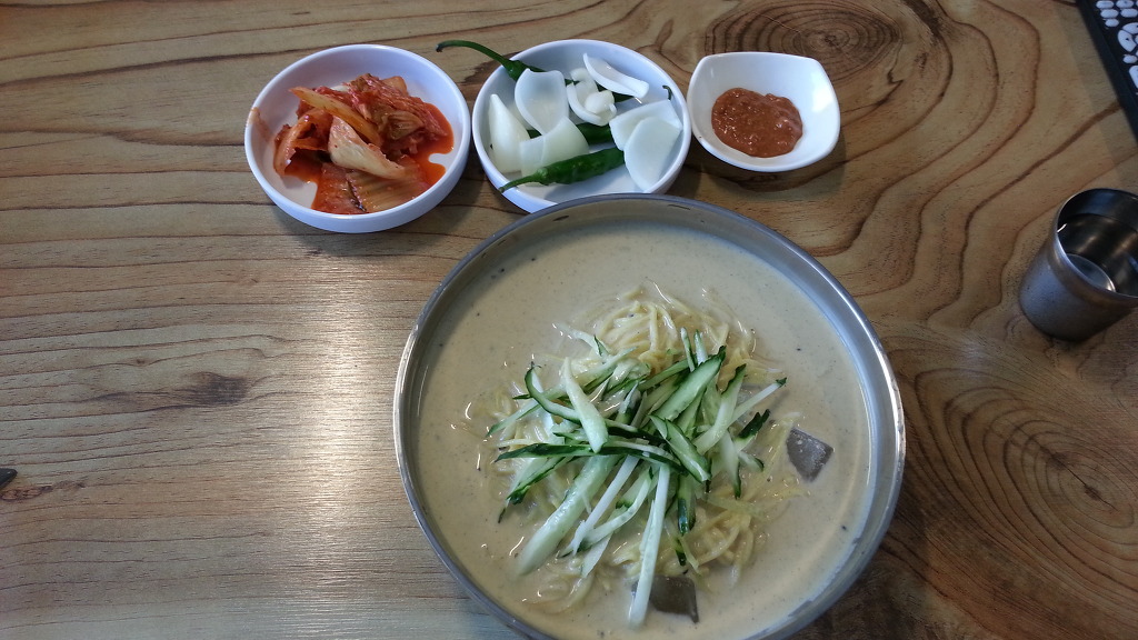 후루룩국수 이미지