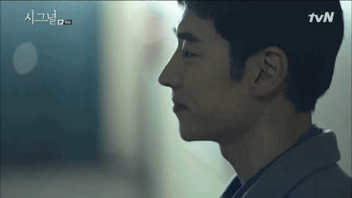 [시그널] 여자주인공 김혜수를 챙기는 모습이 현실 박해영 돋는 이제훈 | 인스티즈