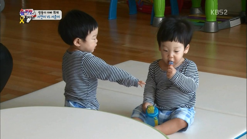 [슈퍼맨이돌아왔다] 작은병 하나때문에 싸우는 서언,서준이 | 인스티즈