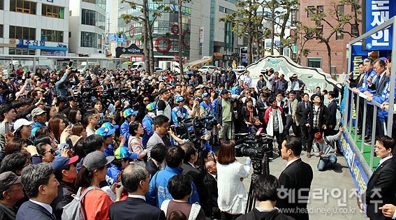 오늘 제주시 동문시장 찾은 문재인.jpg | 인스티즈