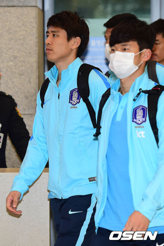 침울하게 귀국한 축구대표팀 | 인스티즈