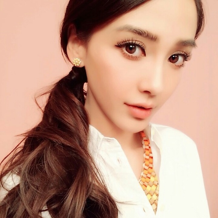 옛날에 비해 화장과 스타일링이 바뀐듯한 안젤라베이비 | 인스티즈