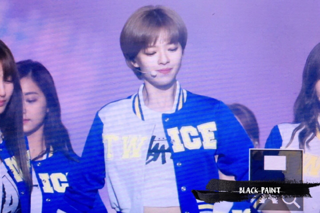 오늘자 머리색 바뀐 트와이스 정연.jpg | 인스티즈