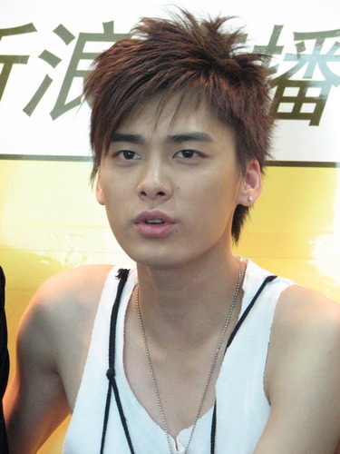 [이역봉] 촌스럽던 대륙 배우가 한국 스타일리스트의 손을 거친 후.. | 인스티즈