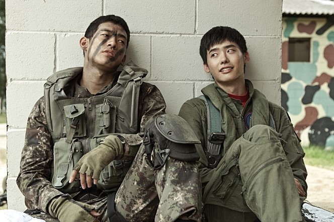 드라마와 영화를 통해 웬만한 컨셉의 옷은 다 입어본 듯한 배우.jpgif | 인스티즈
