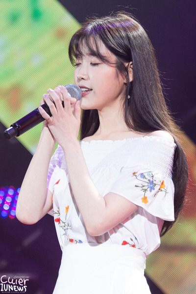 중국에 간 아이유 | 인스티즈