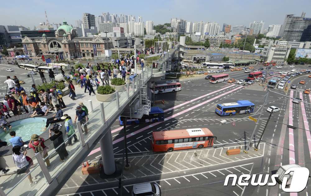 개장한 서울역 고가 공원 | 인스티즈