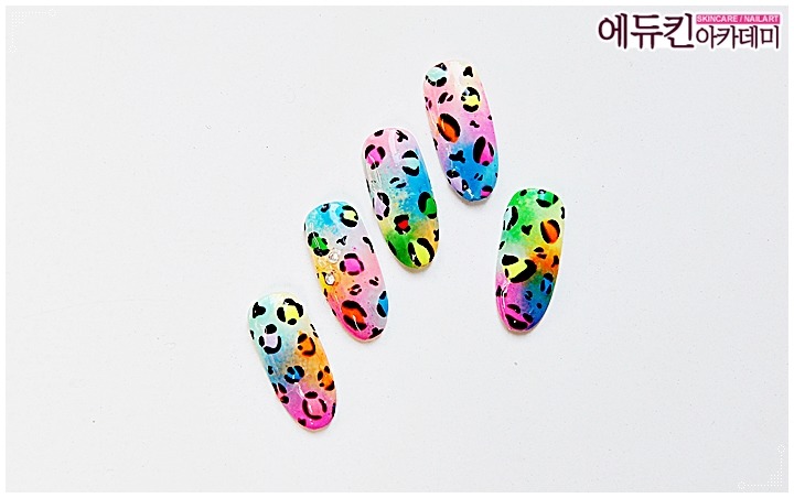 설레는네일 이미지
