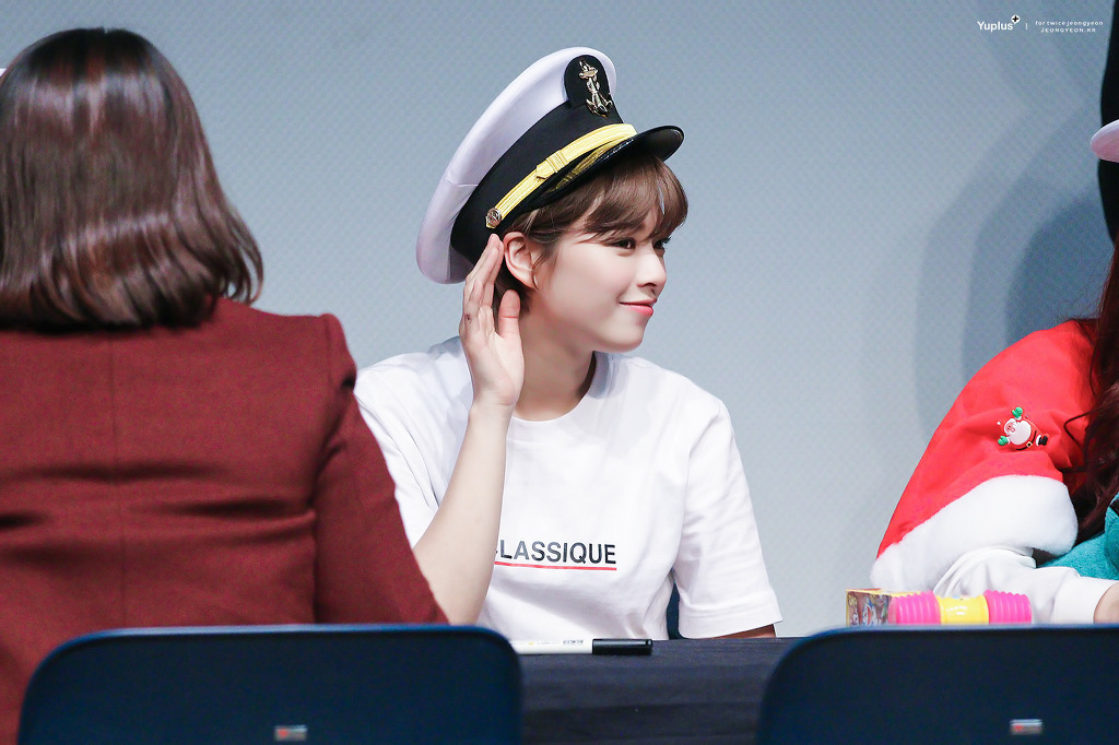 [트와이스] 얼굴을 막쓰는 정연 | 인스티즈
