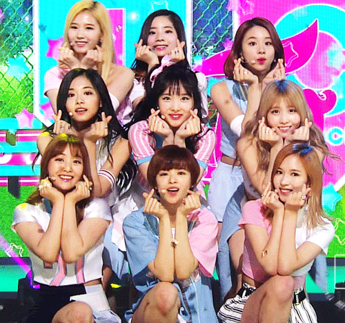 [트와이스] 1주년 기념 멤버 단체 짤 모음.jpg | 인스티즈