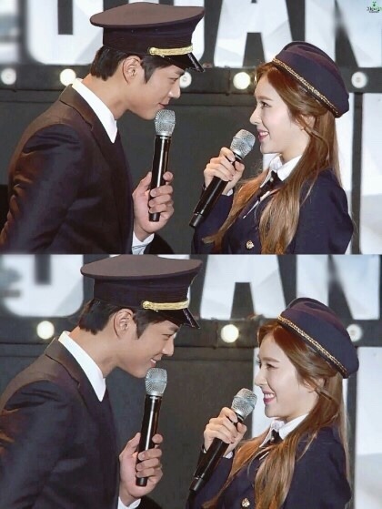 왠지 일하기 싫었던 그날의 아이린.gif | 인스티즈