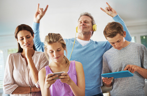 친구랑 같이 노래들을 때 한 번쯤은 해본 생각 12가지 | 인스티즈