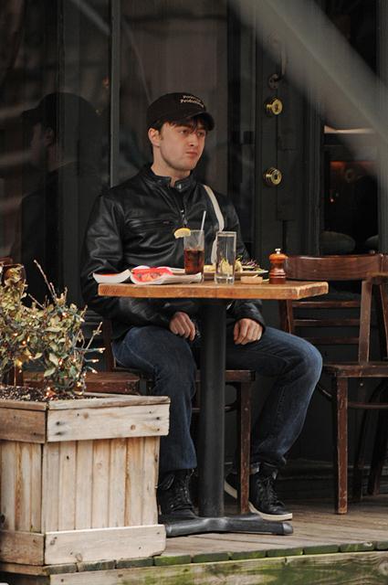 동양 vs 서양 혼자밥먹는거 차이점.jpg | 인스티즈