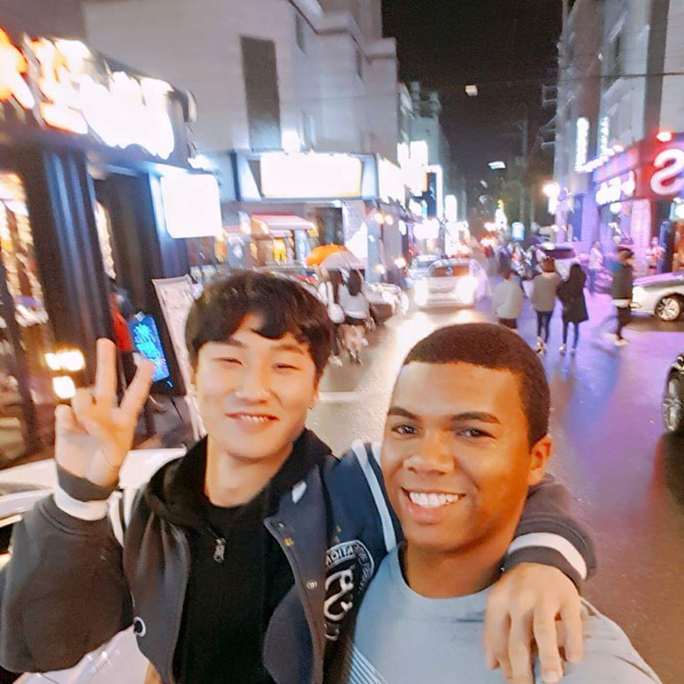 흑인이랑 사진 찍는법.jpg | 인스티즈
