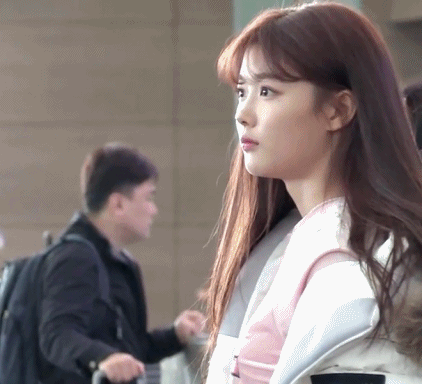 실물 느낌 나는 오늘의 김유정 움짤 | 인스티즈