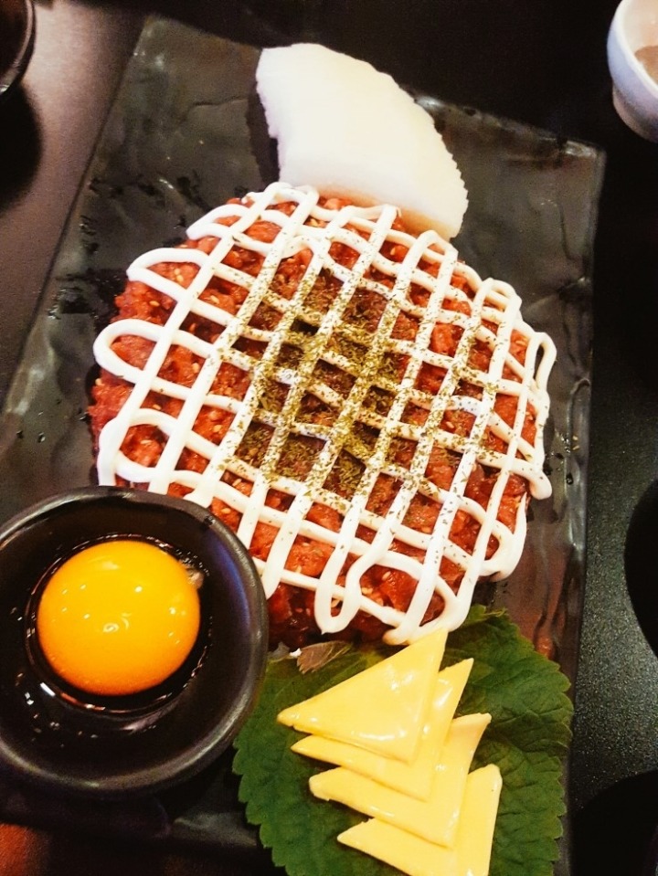 요즘 인기폭발이라는 치즈 크림 육회...jpg | 인스티즈