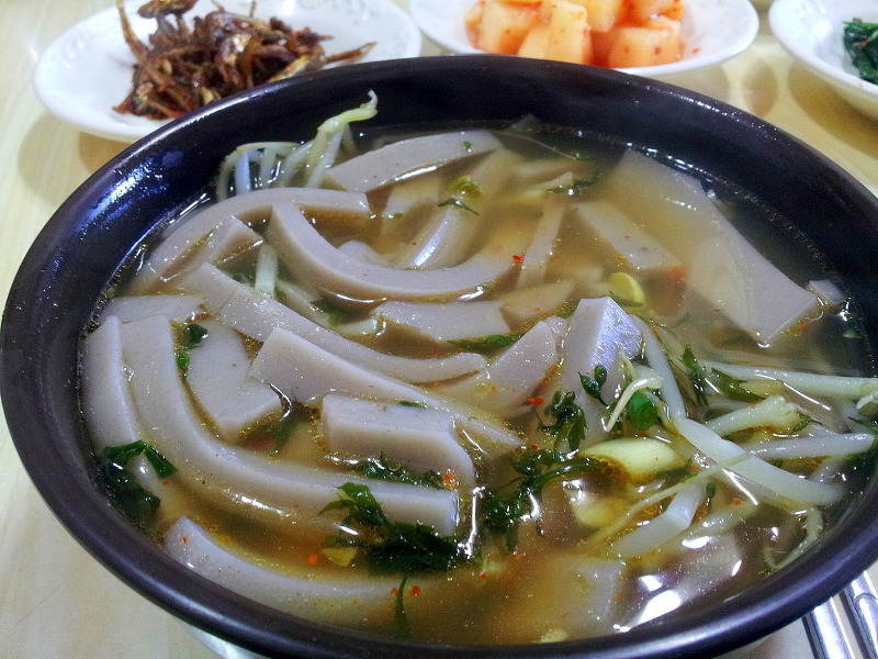 [묵밥] 도토리묵을 육수에 말아 국밥처럼 먹는 묵밥 | 인스티즈