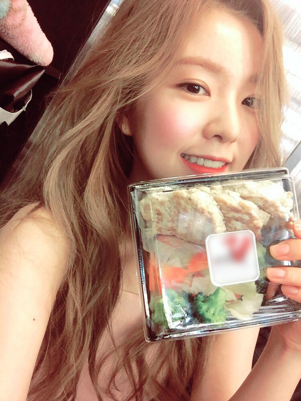 셀카 못찍는다고 소문난 아이린.JPG | 인스티즈