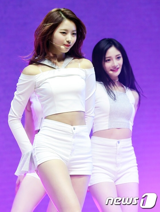 오늘자 스톤나영 몸매 오짐 | 인스티즈