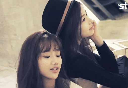 로리취향은 아니지만 좋아하는 걸그룹.gif | 인스티즈