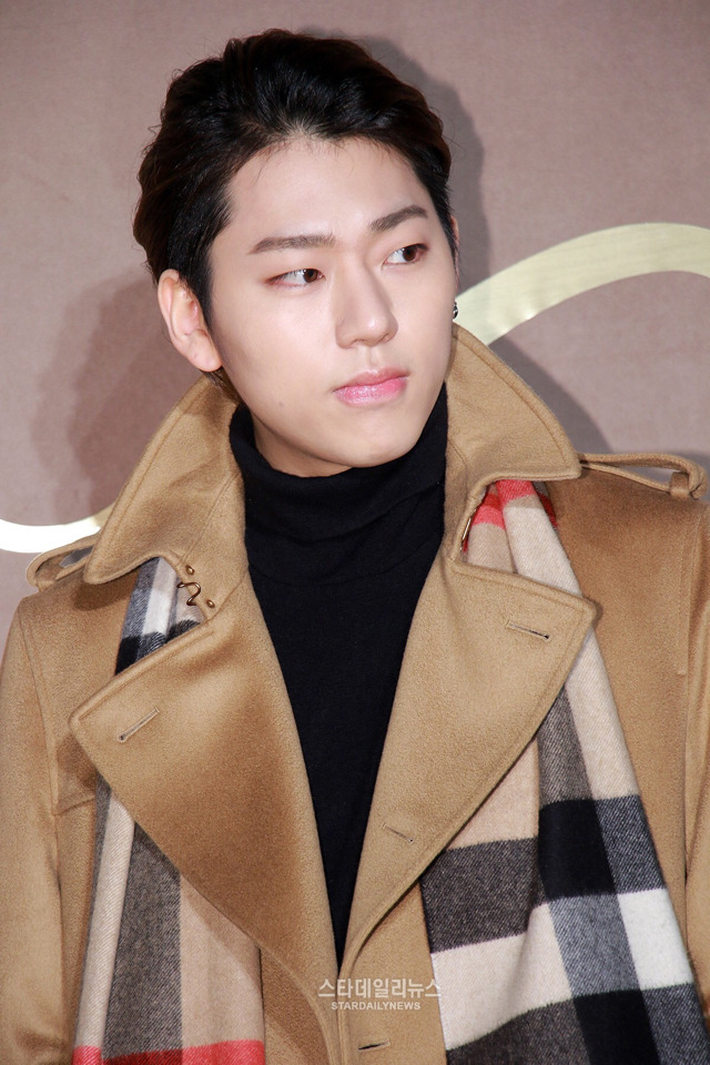 오늘자 버버리(BURBERRY) 행사에 참석한 연예인들.jpg | 인스티즈