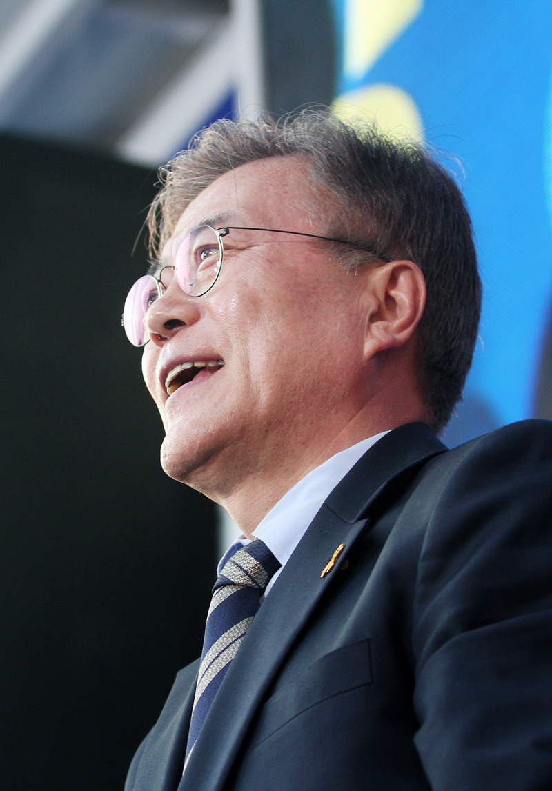 [문재인] 신촌에서 찍은 잘생긴 이니라오 | 인스티즈