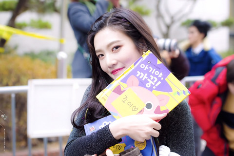 큐티와 섹시 둘 다 마스터한 레드벨벳 조이.jpgif | 인스티즈