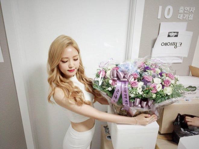 손나은 금발 vs 갈발 vs 흑발 (짤많음주의) | 인스티즈