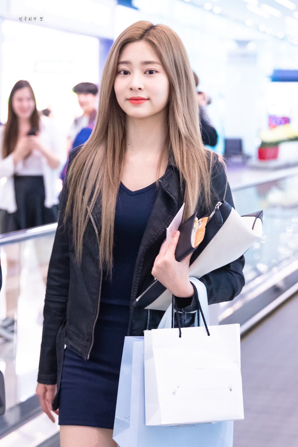 좀이쁜거같은 아이즈원 민주.jpg | 인스티즈