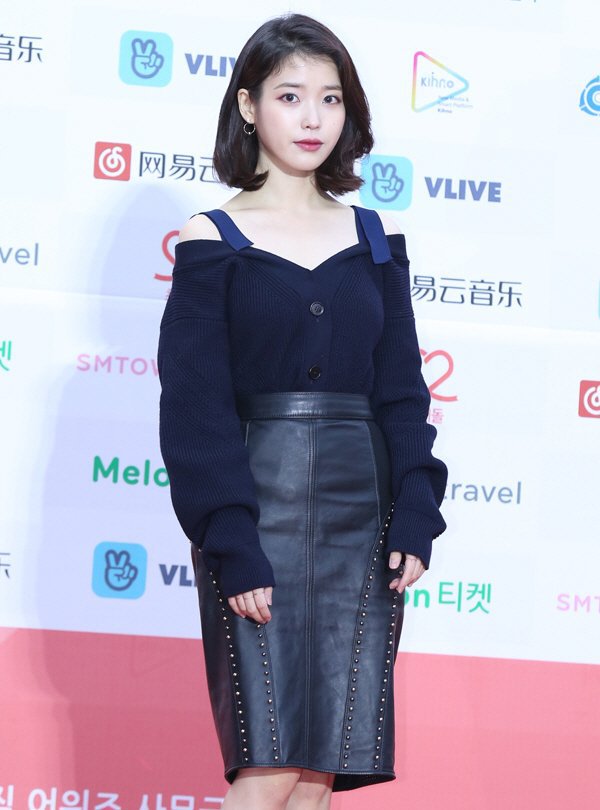 오늘자 가온어워드 아이유.jpg | 인스티즈