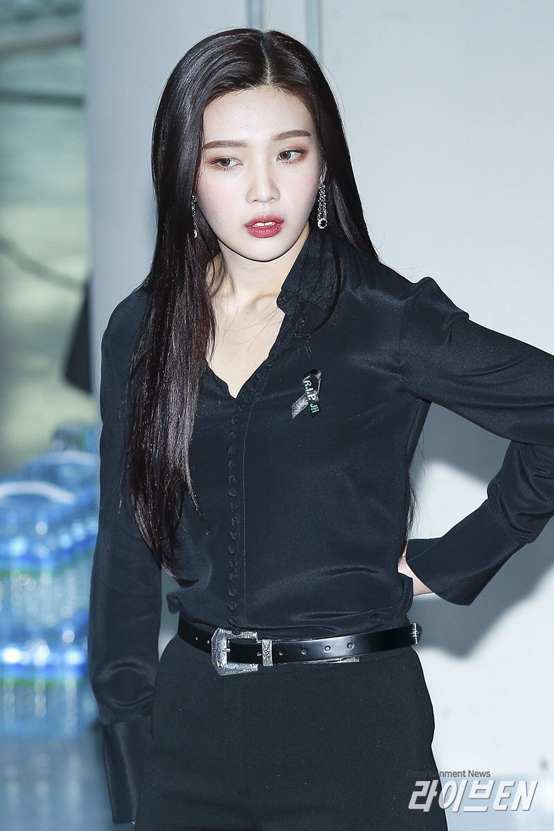 분위기 넘치는 가요대전 레드벨벳 조이.jpgif | 인스티즈