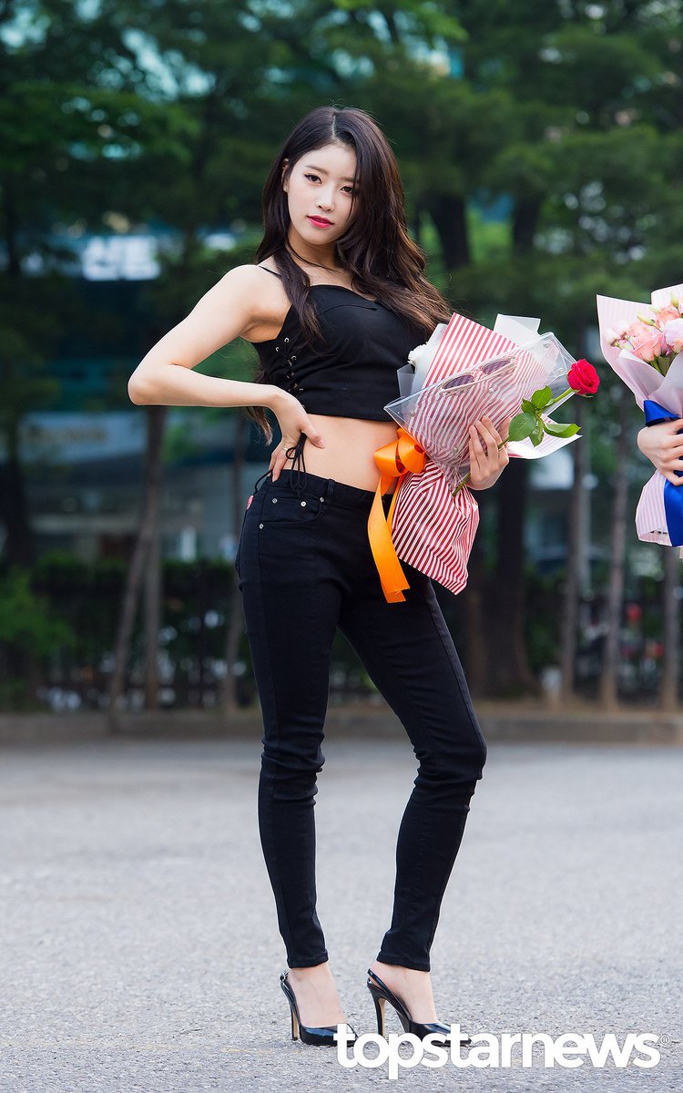 러블리즈 미주의 역대 출근길 모습 중에 최고 레전드 날.jpgif | 인스티즈