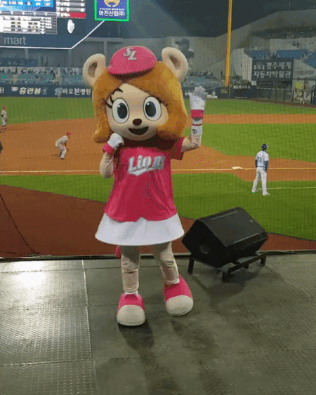 2020년 치어리더가 다 사라진 후.GIF | 인스티즈