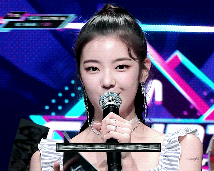 웃을때 댕댕이같은 ITZY 리아.gif | 인스티즈