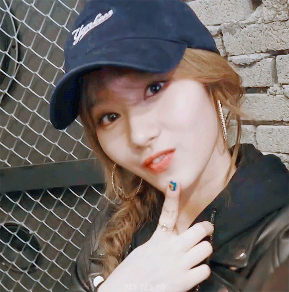 오늘이 생일인 트와이스 사나.jpgif (335장) | 인스티즈
