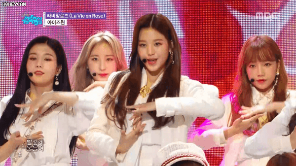 아이즈원 센터 모태아이돌 장원영 음중 카메라 샷.gif | 인스티즈