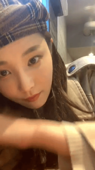 어제 3주년 기념 인스타 라이브한 모모랜드 연우(2).gif | 인스티즈