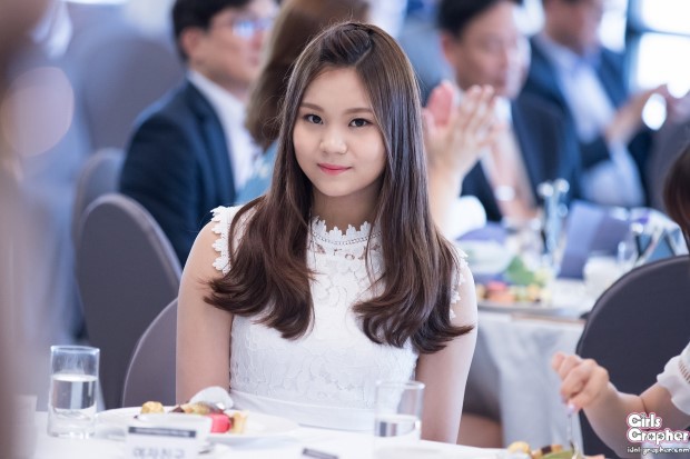 여자친구 엄지 | 인스티즈