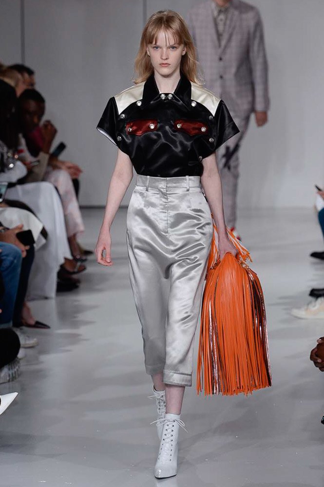 Calvin Klein by 라프 시몬스 2018 S/S 컬렉션 | 인스티즈