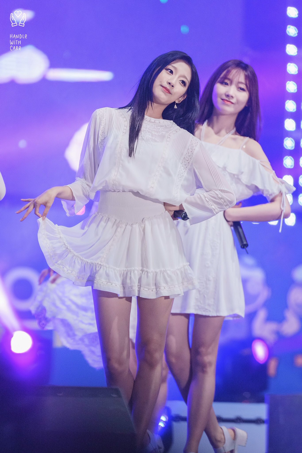 [러블리즈] 밤이 되어도 더운 것 같아서 예인이 | 인스티즈