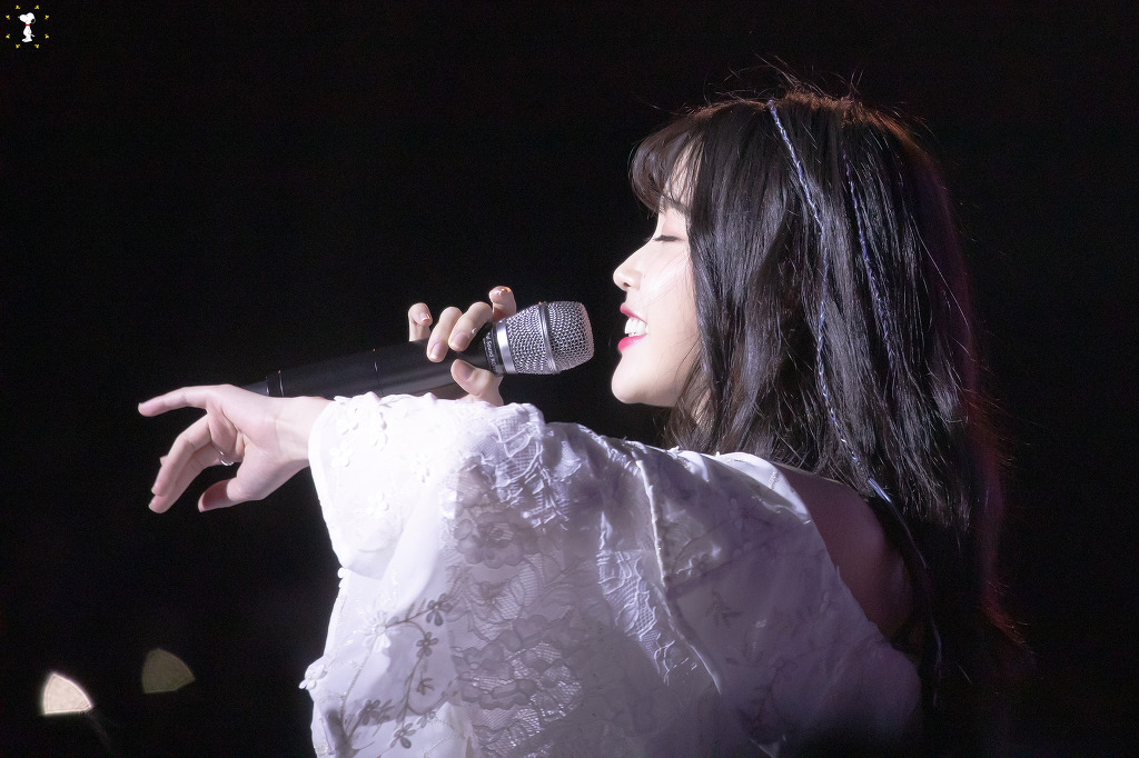 190517 아이유 dlwlrma - 금요일에 만나요 + 삐삐 + 봄 사랑 벚꽃 말고 + 너의 의미 + 좋은 날+ 레옹 + 팔레트 + 밤편지 연세대 아카라카 | 인스티즈