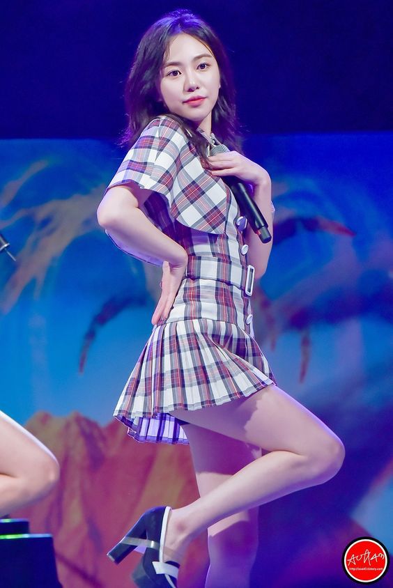은근 섹시한 민아 | 인스티즈