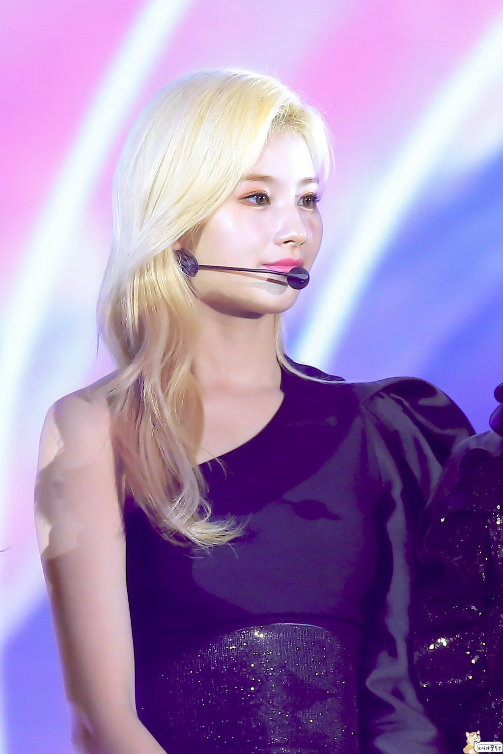 오늘이 생일인 트와이스 사나.jpgif (335장) | 인스티즈