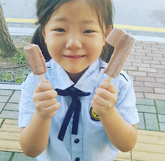 엄청 많이 큰 정웅인의 세 딸 삼윤이(세윤,소윤,다윤) 근황.jpgif | 인스티즈
