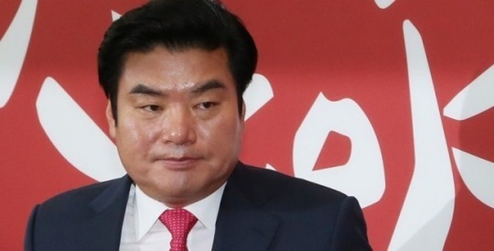 다음중 홍준표를 대신해서 자유한국당을 이끌수있는 인물은? | 인스티즈